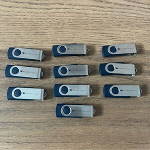 Lot Of 10 - Ama Waterways USB Flash Jump Drive 2gb Blue Silver